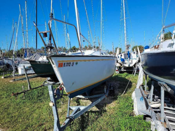 2000 23' Precision Sailboat